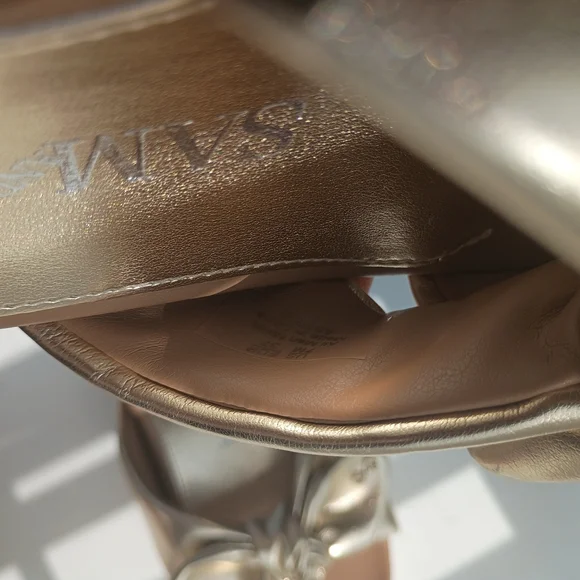 Women's Gold Slide Sandals Size 7 - Picture 4 of 4